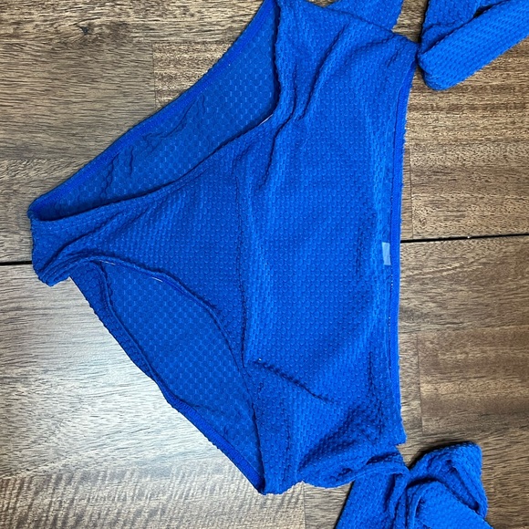 Blue Textured Two-Piece Bikini Set - Picture 3 of 6